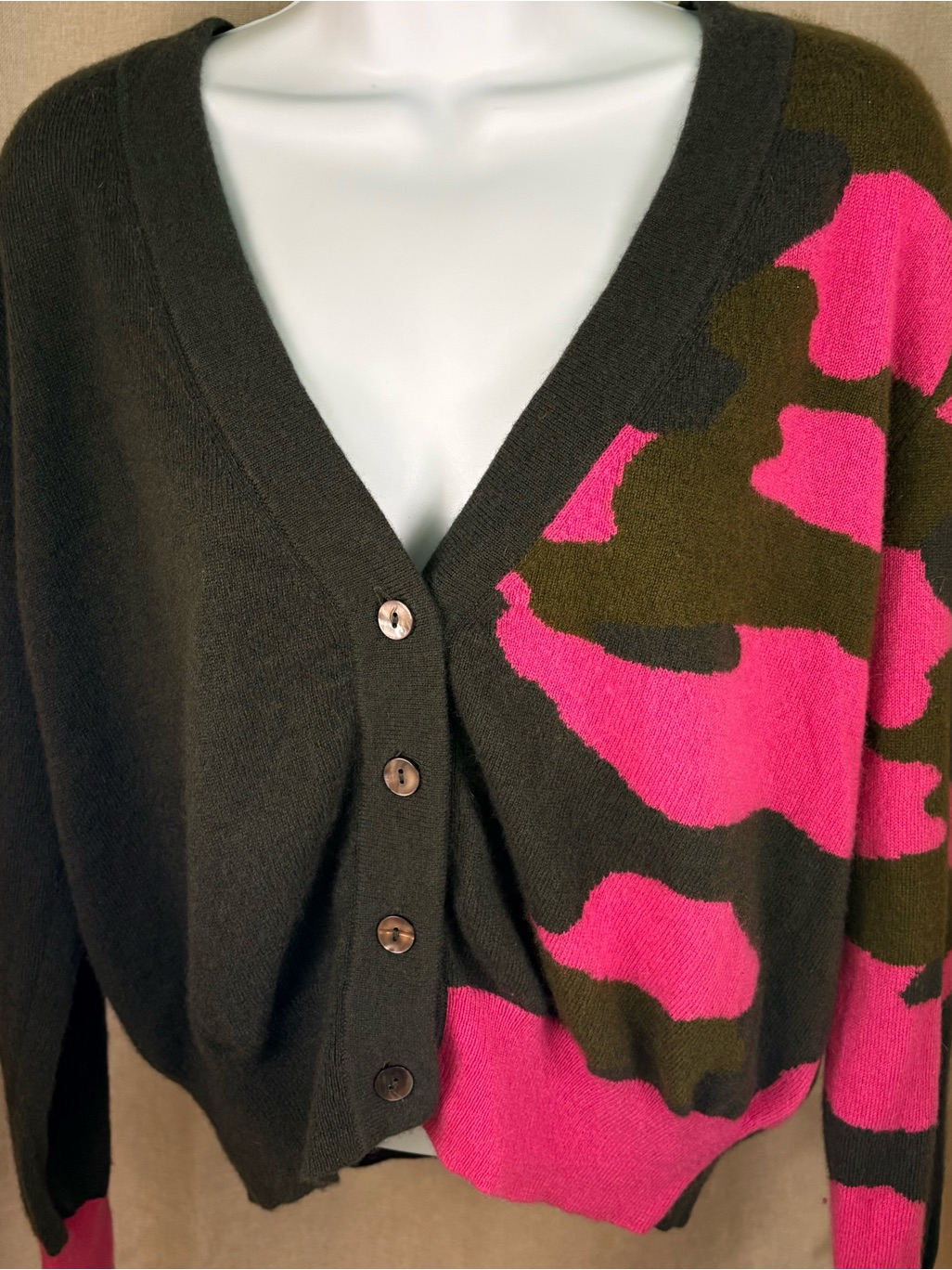 Brodie Cashmere Hot Pink Camo Cardigan | 100% Cashmere | M
